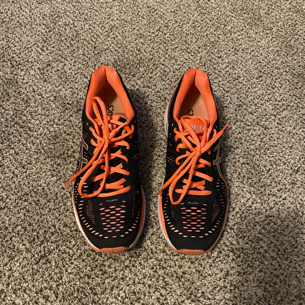 Women’s ASICS Gel Kayano Size 9.5